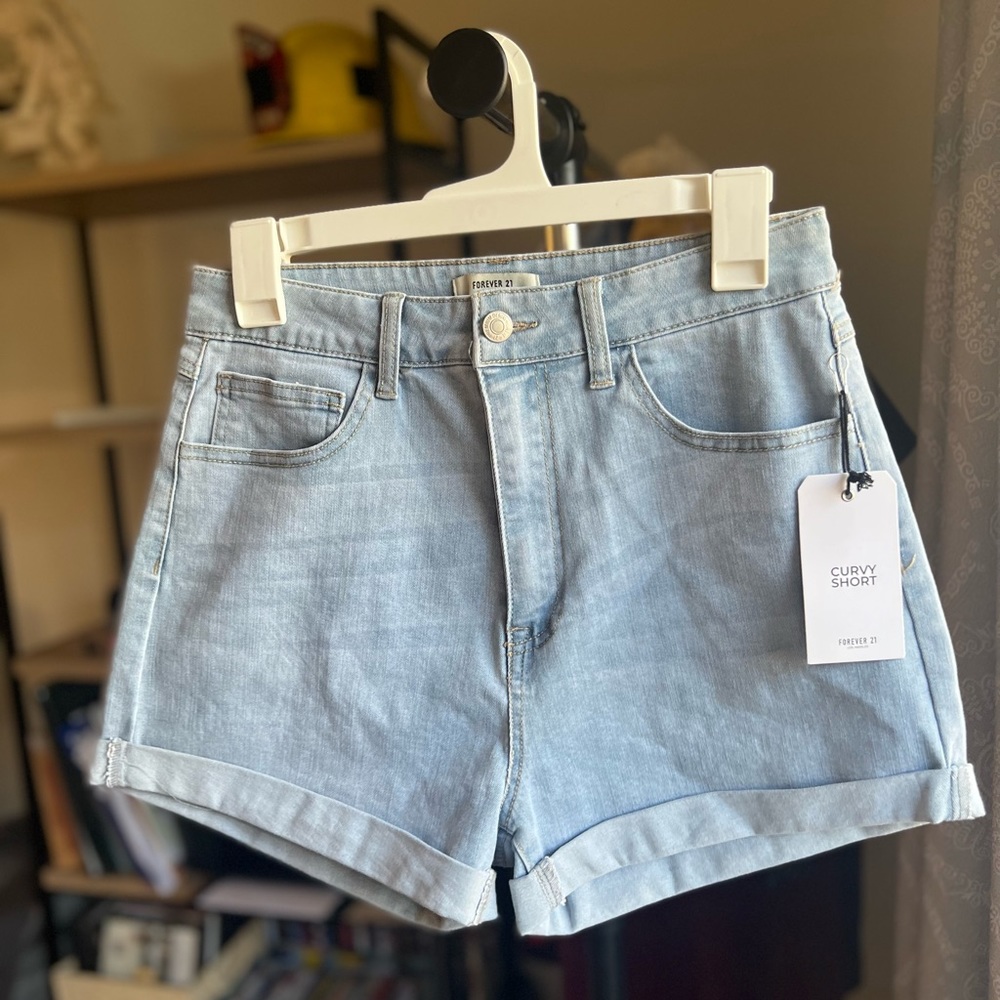 Curvy Light Denim Short